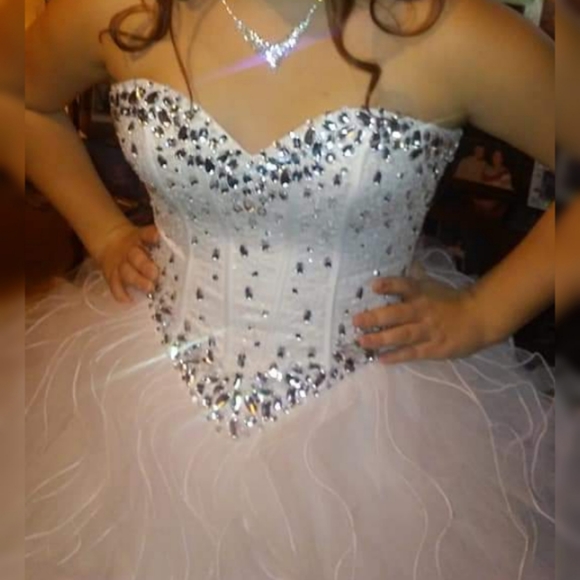 Always and forever Prom dress - Picture 2 of 4